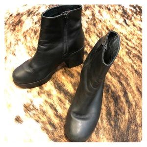 Camper Anouk black leather side zip boot